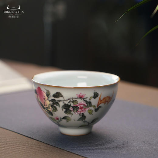 问鼎汝瓷鼎峰系列月白精工款折口杯（福桃满枝） 商品图3