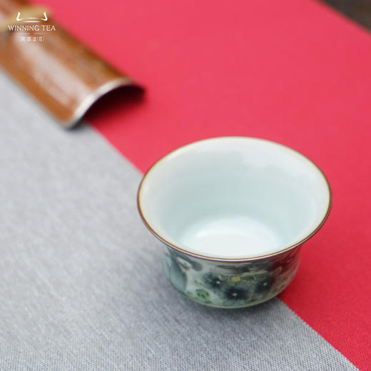 问鼎汝瓷鼎峰系列月白老款精工尔雅杯（神来气旺） 商品图2