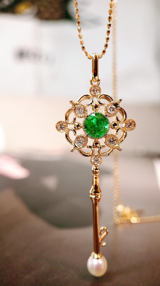 0.46ct 祖母绿吊坠 商品图3