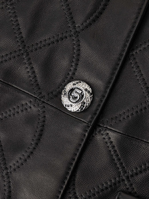 COCO ZONE 时尚纯色菱格V领皮马夹无袖单排扣上衣CC2B0907 商品图6