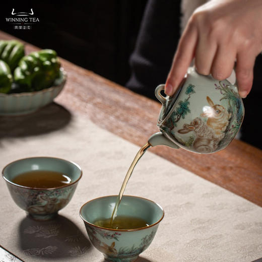 问鼎汝瓷鼎峰系列天青老款精工菊瓣干泡盘（花晨月夕）（缺货）天青老款精工德丰壶（花晨月夕） 商品图1