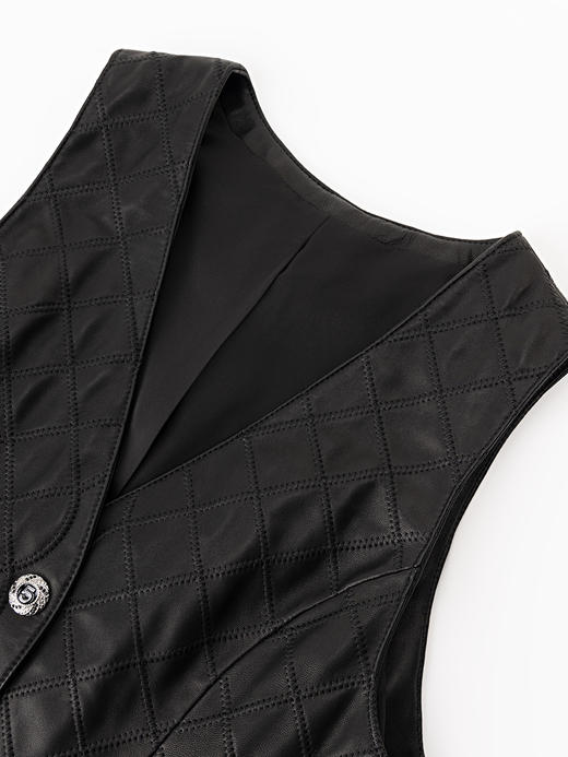 COCO ZONE 时尚纯色菱格V领皮马夹无袖单排扣上衣CC2B0907 商品图5