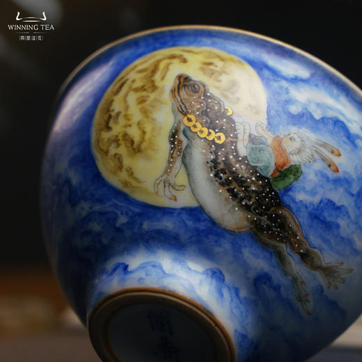 问鼎汝瓷鼎峰系列月白精工款折口杯（月兔金蟾）（缺货） 商品图3