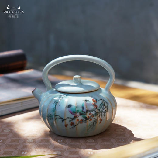 问鼎汝瓷鼎峰系列天青精工款瓜轮提梁壶（柳枝双栖）（缺货） 商品图0