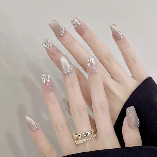 2024清冷风穿戴甲爆闪贴钻玻璃珠猫眼美甲新娘婚礼婚纱照指甲贴片 商品图0