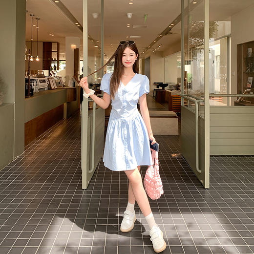 <曾小咸推荐>现货秒杀 ！微信超特价！蓝色V领短裙 日常159.99 立减90 秒杀69.99！！ 商品图3