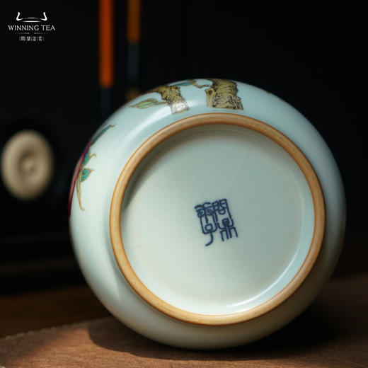问鼎汝瓷鼎峰系列复刻款天青醒春罐（描金九桃）（缺货） 商品图4