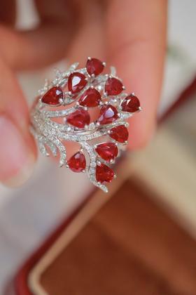3.4ct 红宝石戒指