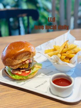 手压牛肉美式汉堡【自制布里欧修汉堡胚哦👍】