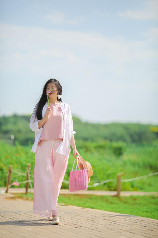 温小暖2005年— 巳巳如意，生生不息（好彩头，开门红白衬衣） 商品图0