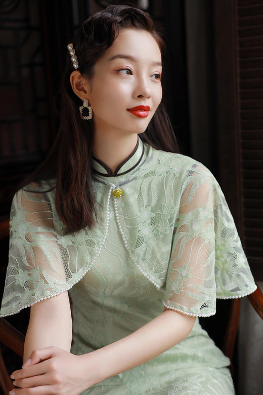 逸红颜姝白2025年春季新款时髦复古披肩，清仓价49元 商品图3