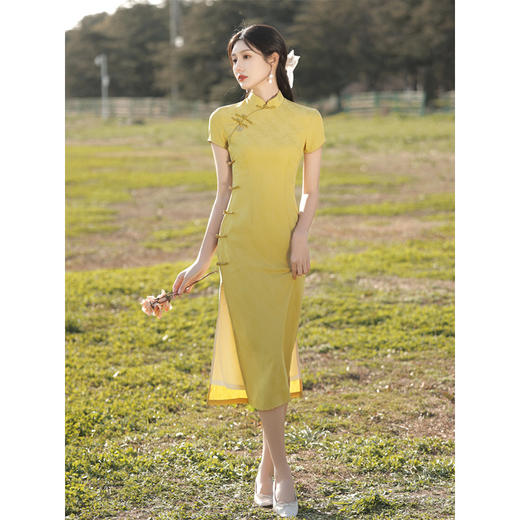 LSB2129 旗袍新款年轻款气质高端女高级感夏季2024年高考素雅复古黄色长款 商品图3