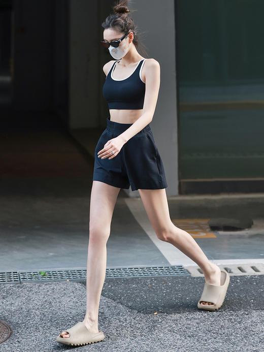 beemen 高品质云感宽松运动短裤 面料柔软亲肤  无内衬 宽大无束缚 高腰显腿长 商品图3