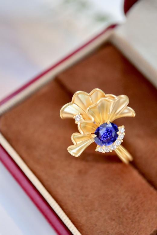 1.02ct 蓝宝石戒指 商品图5