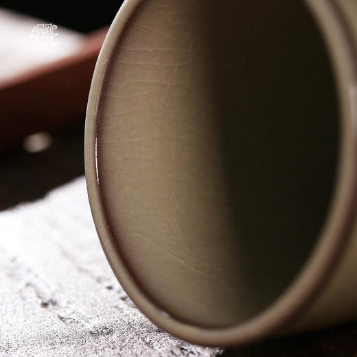 问鼎哥窑致巧款运握杯（缺货） 商品图3