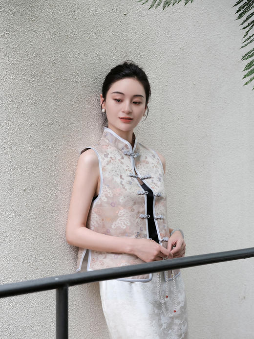 瑕疵|盛唐牡丹 |重缎宋锦松树纹对襟马甲[特价品] 商品图0