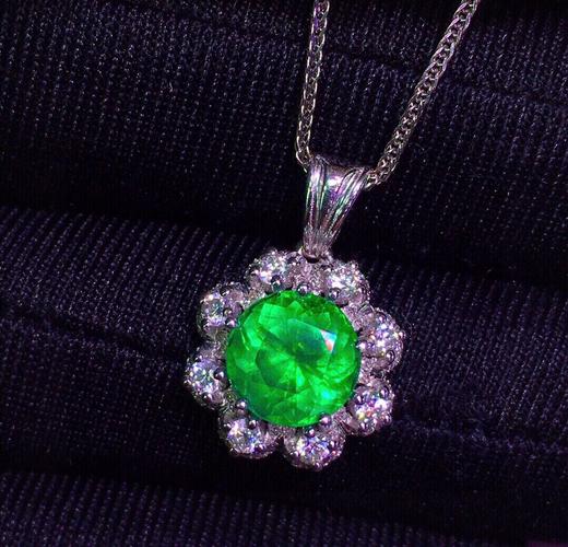 1.8ct 祖母绿吊坠 商品图5