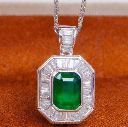 1.08ct 祖母绿吊坠 商品图1