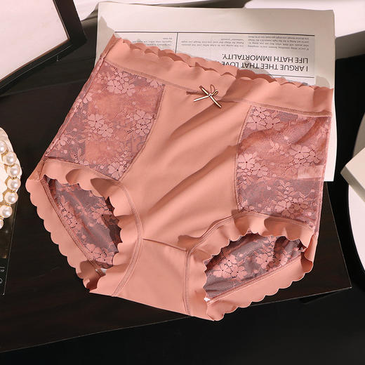 【告别‘小肚腩’穿出蜜桃臀】穿轻奢蕾丝，收腹又透气；高腰锁骨线，性感显纤细。贴心包臀设计，不卡不勒，舒适自如。 商品图8