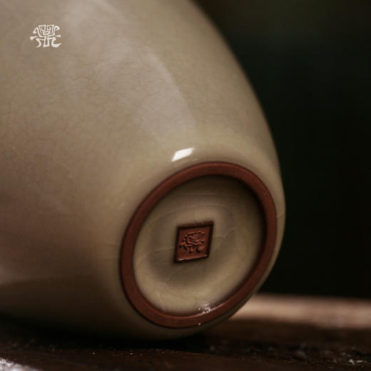 问鼎哥窑致巧款运握杯（缺货） 商品图4