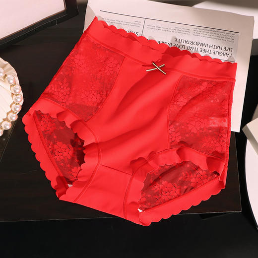 【告别‘小肚腩’穿出蜜桃臀】穿轻奢蕾丝，收腹又透气；高腰锁骨线，性感显纤细。贴心包臀设计，不卡不勒，舒适自如。 商品图7