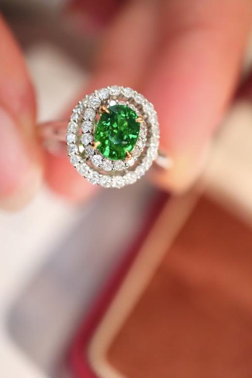 1.06ct 沙弗莱戒指 商品图1