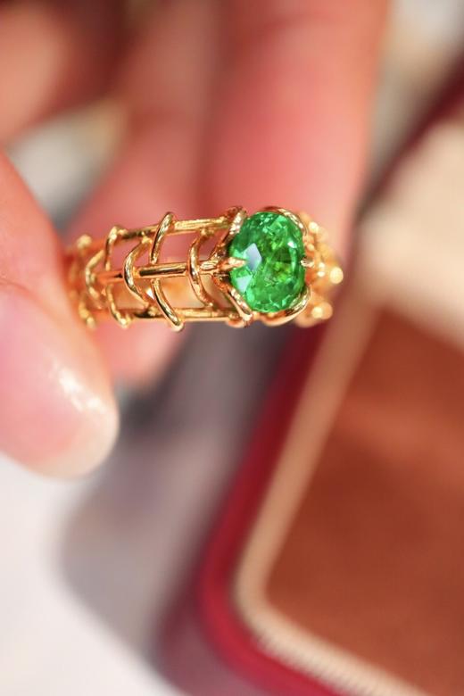 1.155ct 4.0g 沙弗莱戒指 商品图4