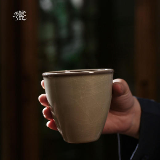 问鼎哥窑致巧款运握杯（缺货） 商品图1