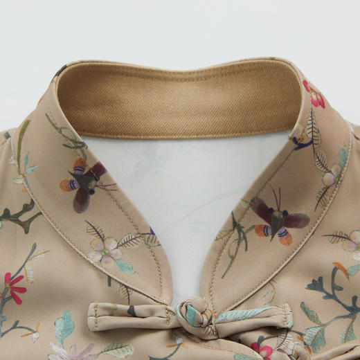 【湘绣系列】谜底设计感风衣女士2024秋拼接式盘扣外套243ME1029 商品图3