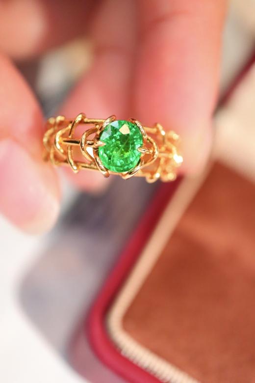 1.155ct 4.0g 沙弗莱戒指 商品图2