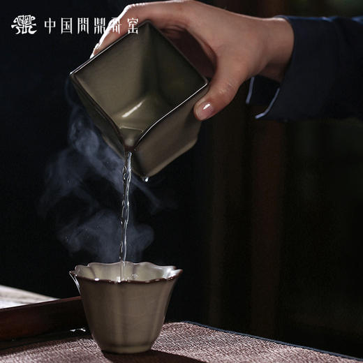 问鼎哥窑致巧款流霜公杯（缺货） 商品图1