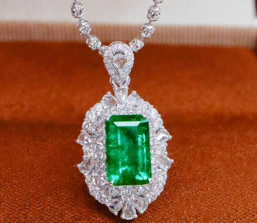 1.39ct 祖母绿吊坠 商品图1