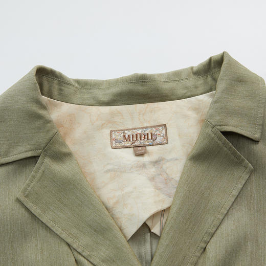 谜底西装外套女2024秋季新品通勤风宽松松弛感舒适西服243MW1187 商品图3