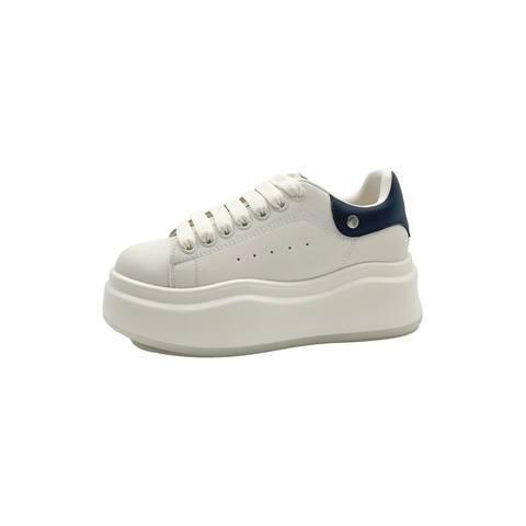 伊伴新品时尚休闲女鞋 商品图0