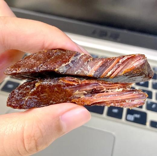 【新疆风味牛肉干】奕虹新疆行美食推荐 自然风干越嚼越香 不硬不柴不塞牙 不添加任何防腐剂和添加剂 保留牛肉的原汁原味 独立包装 美味随时分享 商品图7