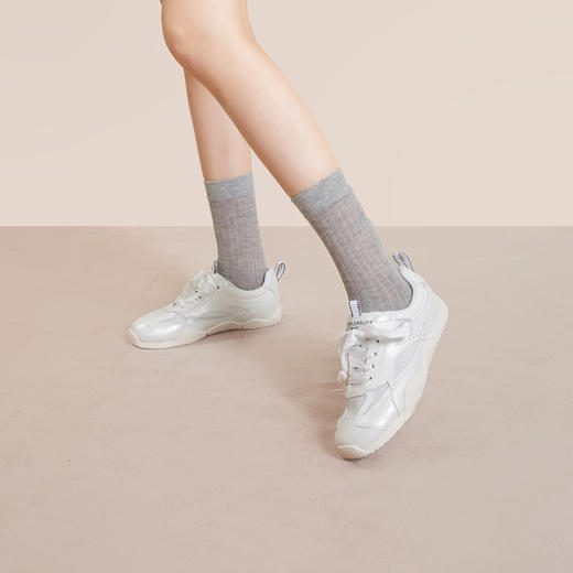 千百度网面透气时尚休闲鞋女款秋季小白鞋运动鞋A24366171 商品图2