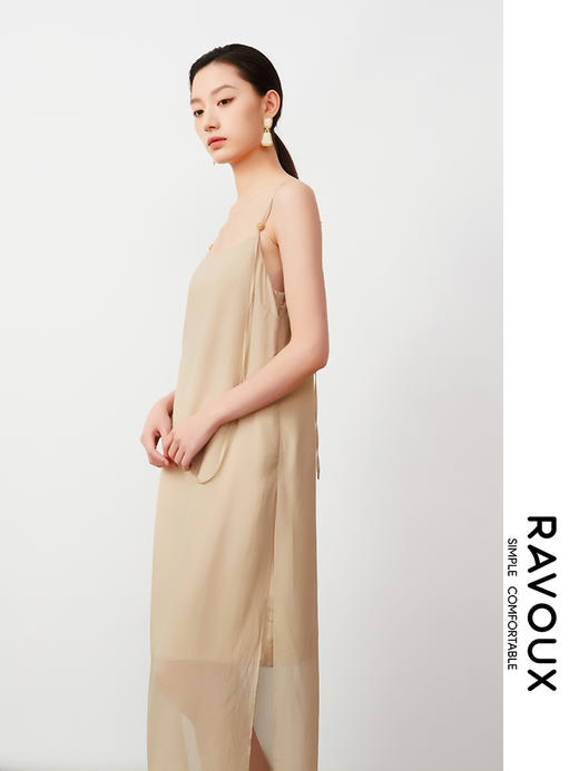 262139925两侧开叉香槟色吊带裙 商品图2