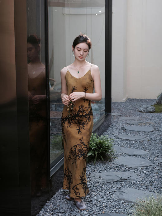 下架| 盛唐牡丹 |文竹串珠吊带女长裙 商品图3