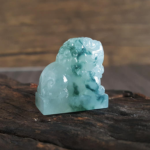 【天然正品】天然精品糯冰种飘蓝花狻猊造型翡翠（吉祥、平安）印章、摆件250624NJM17 商品图1