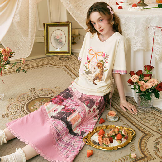 两三事半糖格子2024夏季新款复古蕾丝拼接格子印花高腰半身裙 商品图1