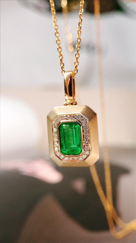 0.72ct 祖母绿吊坠 商品图3