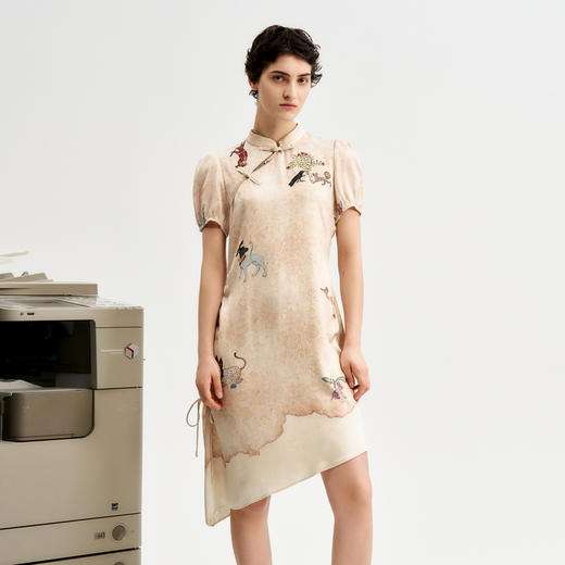谜底旗袍裙女2024秋新品新中式主题印花修身连衣裙短袖243ML1071 商品图0