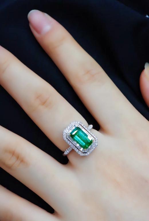 2.06ct 祖母绿戒指 商品图4