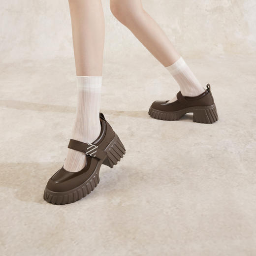 千百度饼干厚底玛丽珍鞋女秋季浅口漆皮增高单鞋小皮鞋A24406319 商品图2