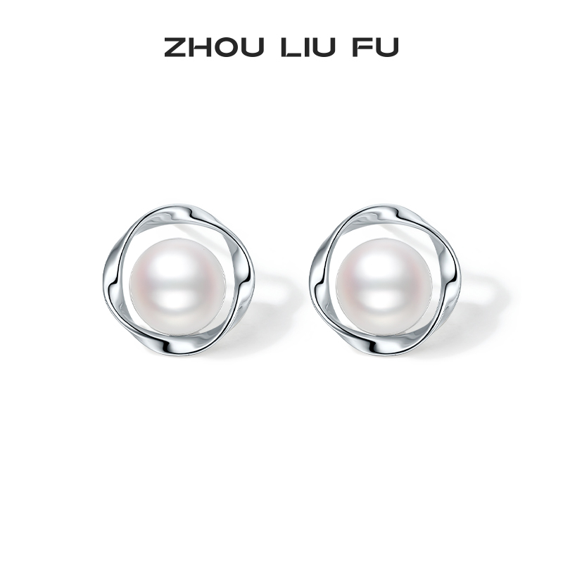 周六福淡水珍珠耳饰女S925银莫比乌斯环耳钉优雅送女友节日礼物