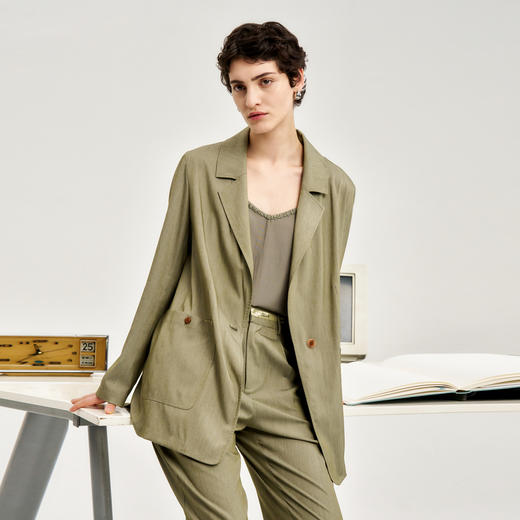 谜底西装外套女2024秋季新品通勤风宽松松弛感舒适西服243MW1187 商品图1