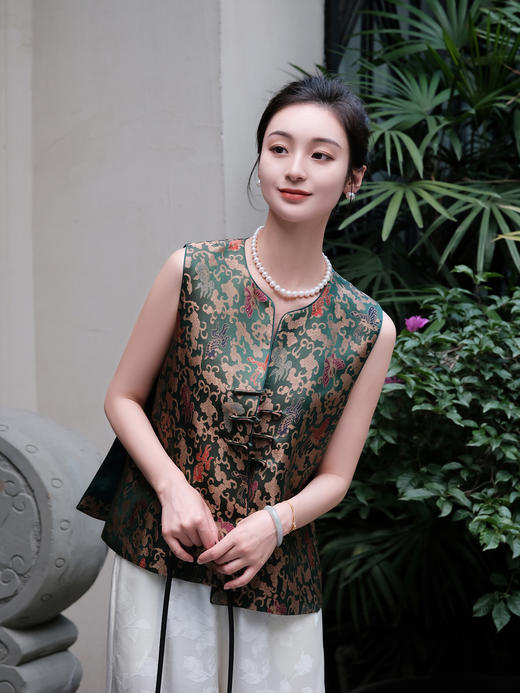 盛唐婧 |真丝宋锦金鱼闹彩蝶对襟马甲 商品图1