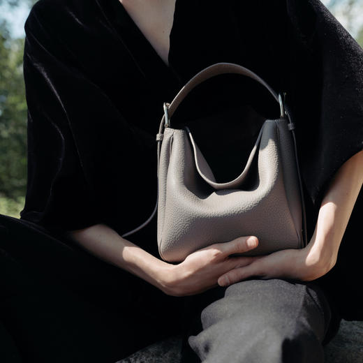 【刘亦菲赵露思同款】品牌直发 APEDE MOD 软牛皮奶油方包（长短双肩带）「紫色蓝色预售」 商品图5