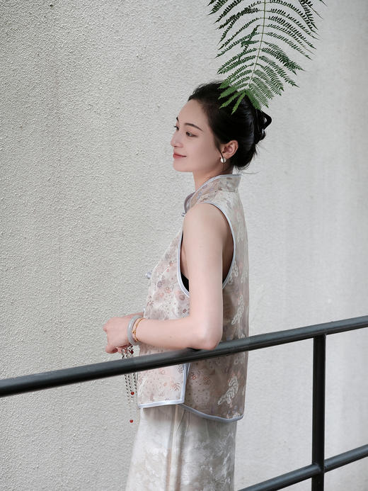 瑕疵|盛唐牡丹 |重缎宋锦松树纹对襟马甲[特价品] 商品图1