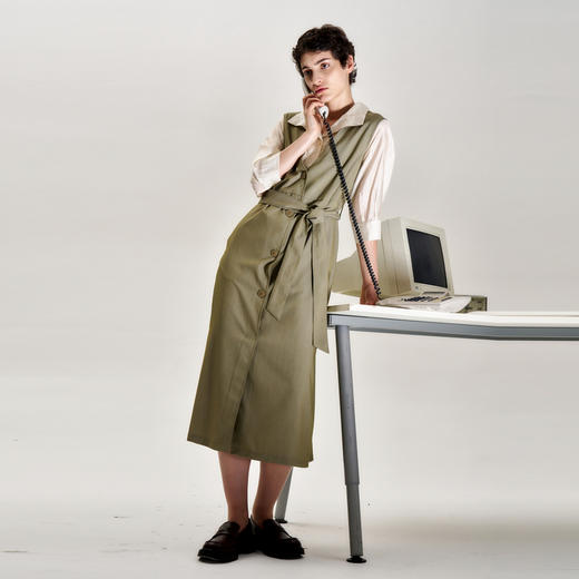 谜底两件式连衣裙分袖2024秋新品通勤风拼接翻领中长裙243ML1099 商品图1